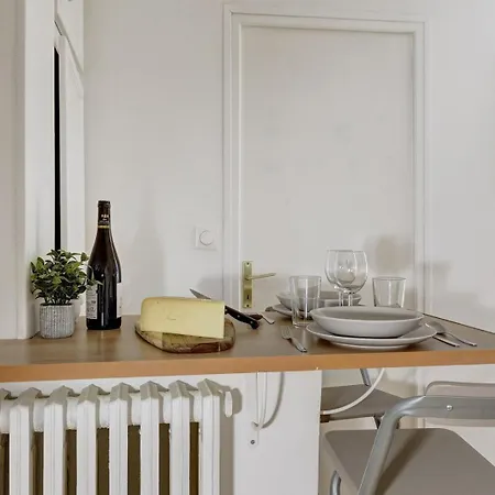 529 Lowendal Apartment