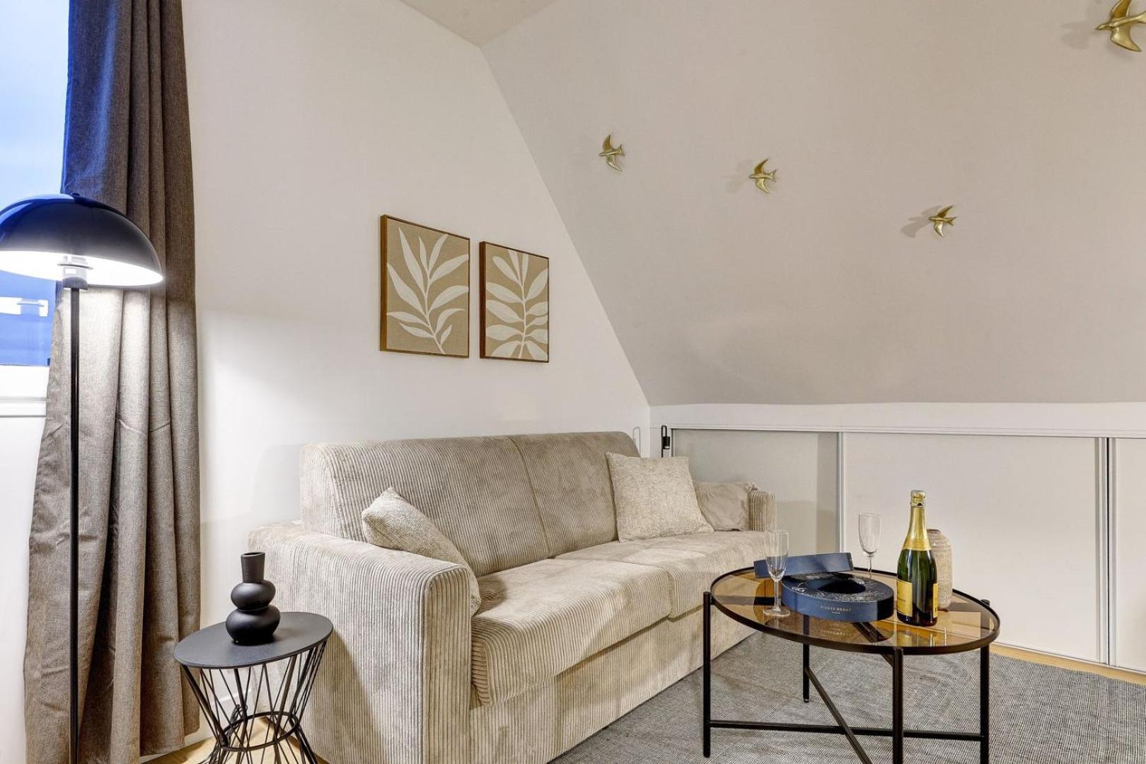 529 Lowendal Apartment